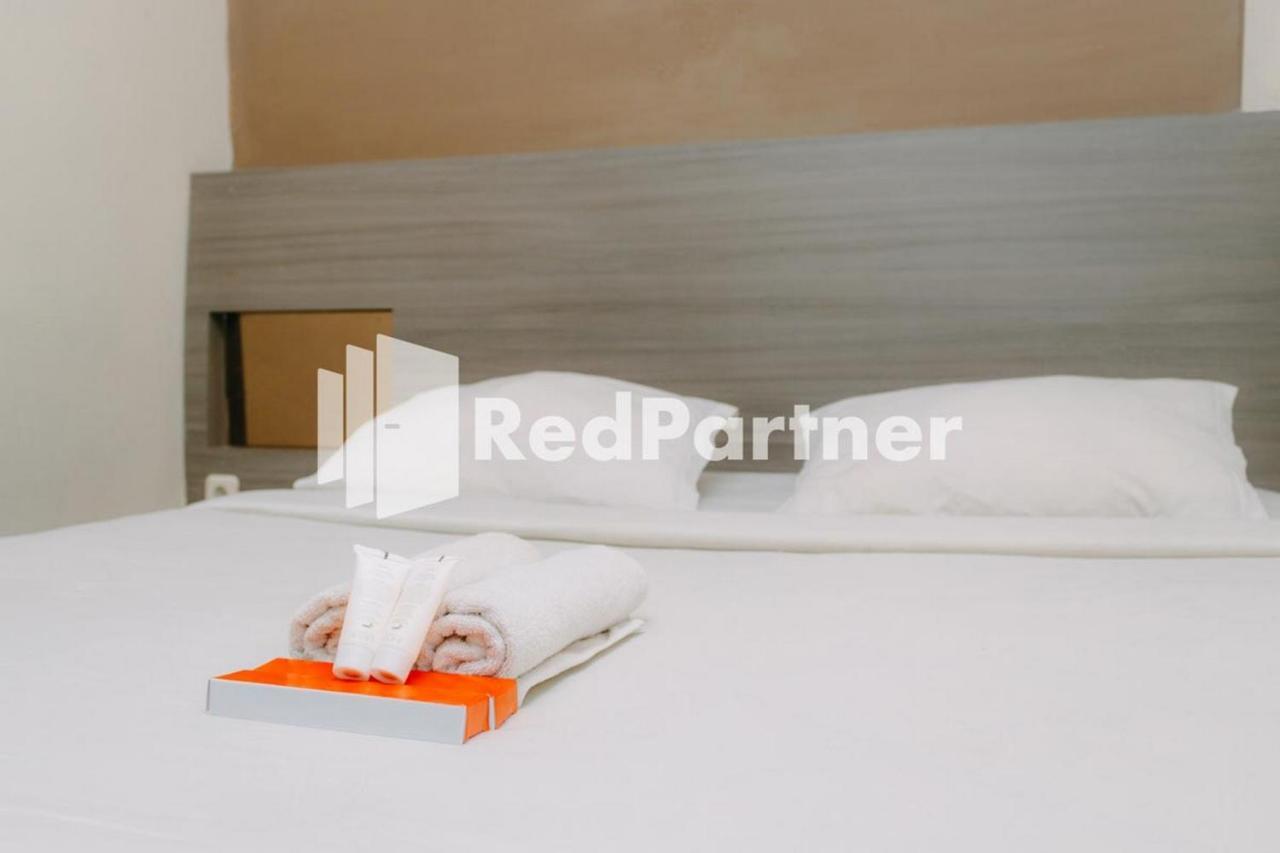 We Stay Residence Redpartner Surabaya Exterior photo