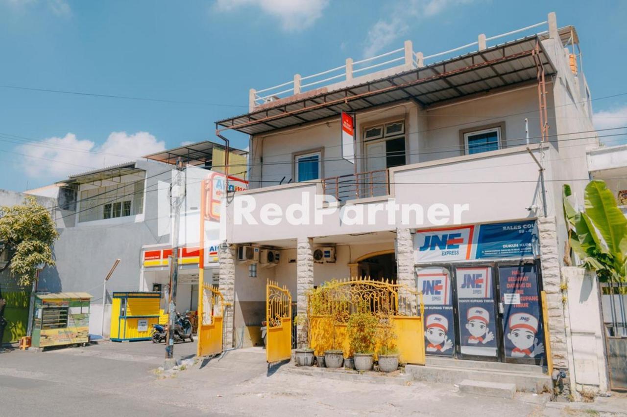 We Stay Residence Redpartner Surabaya Exterior photo