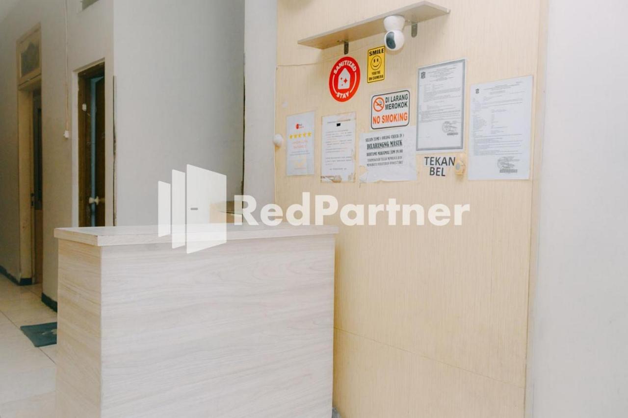 We Stay Residence Redpartner Surabaya Exterior photo