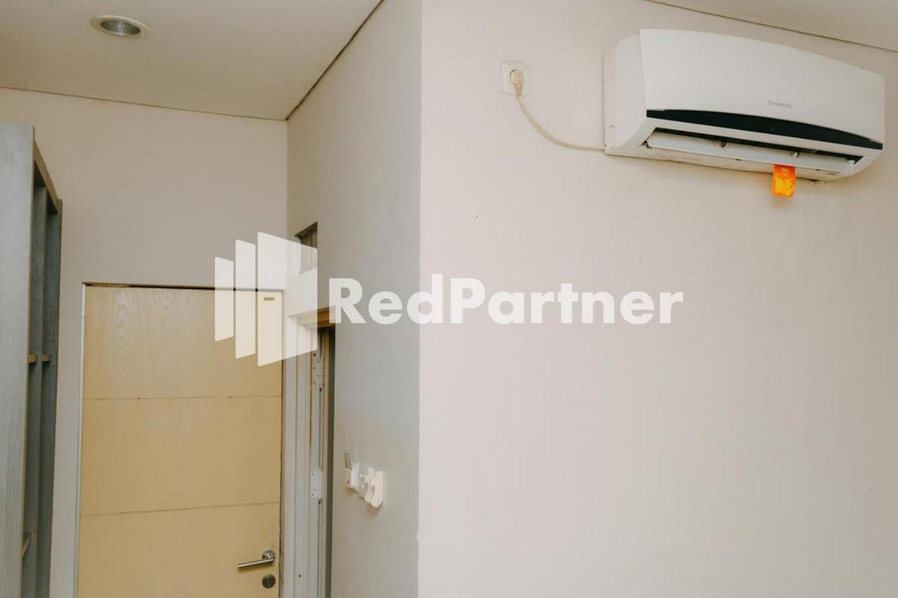 We Stay Residence Redpartner Surabaya Exterior photo